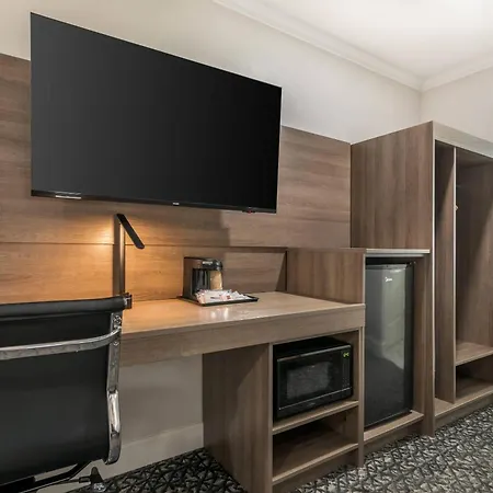 University Park Inn & Suites, An Ascend Collection Hotel-2