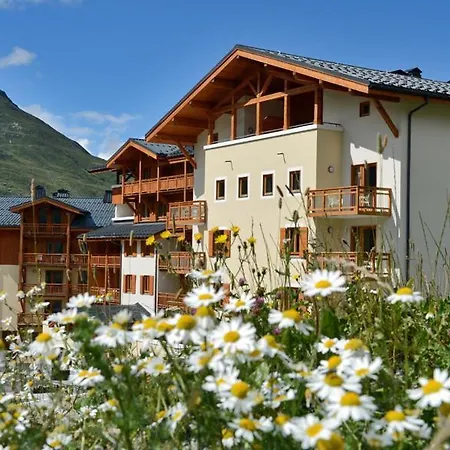 Le Chalet Du Mont Vallon Spa Resort-3