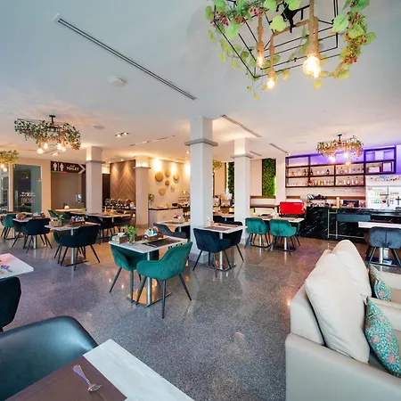 C & N Hotel Patong, Phuket-3