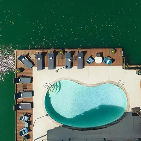 Lakeshore Inn-2