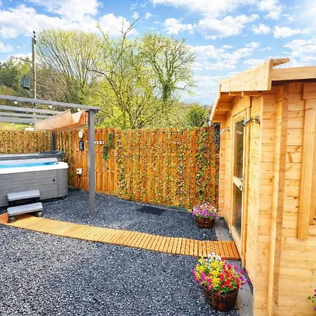 Dolgun Uchaf Historic Guesthouse And Cottages With Boutique Bedrooms In The Heart Of Snowdonia-3