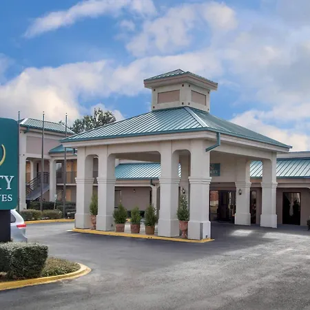 Quality Inn & Suites Clinton - Jackson West-2