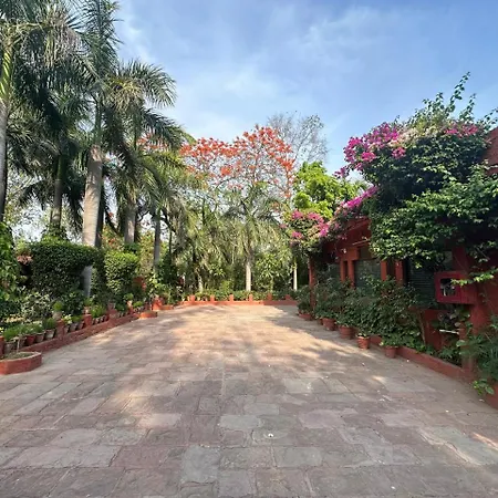 Hotel Sheela, 100M From Taj Mahal-2