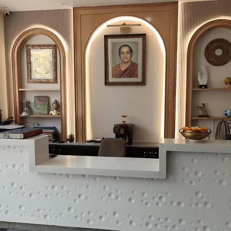 Hotel Raj Mahal Inn 3 Mints Walking From New Delhi Railway Station-2