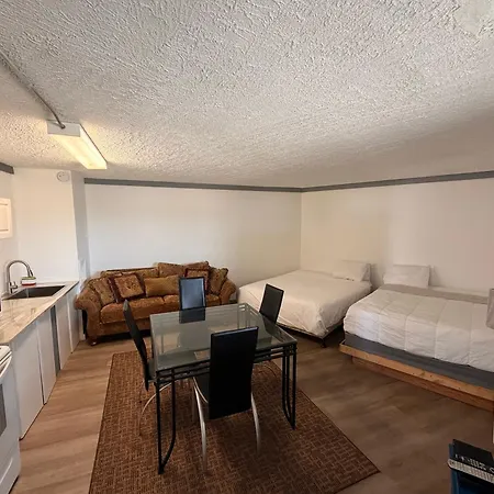 Caravan Motel-3