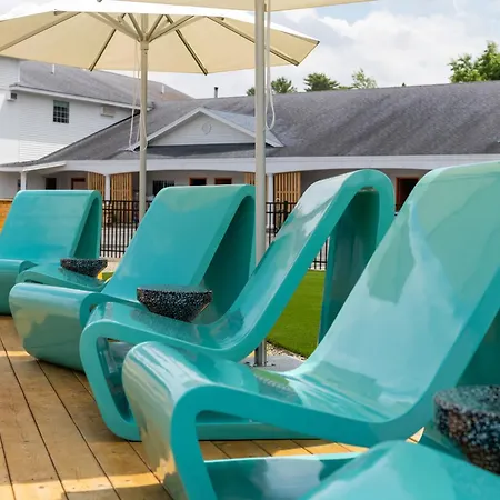 Driftaway Hotel And Pool-3
