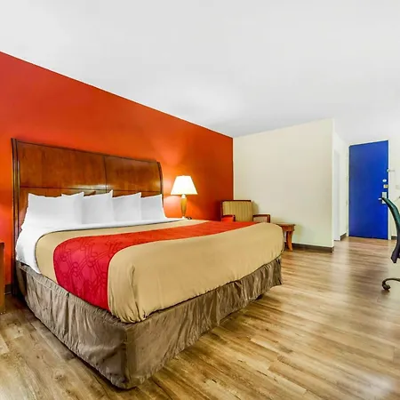 Econo Lodge Inn & Suites Brookings-3
