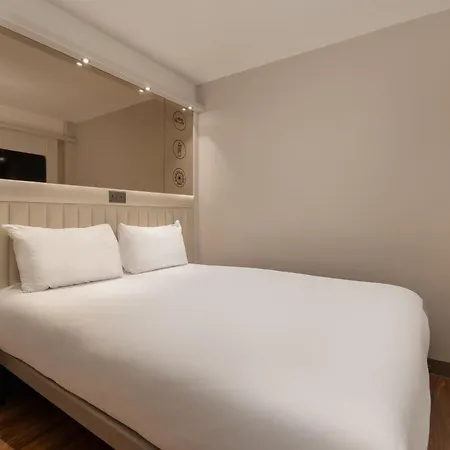 Point A Hotel London Canary Wharf-3