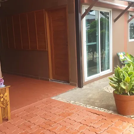 Little Guest House Hotel-2