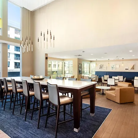 Hampton Inn & Suites Los Angeles - Glendale-2