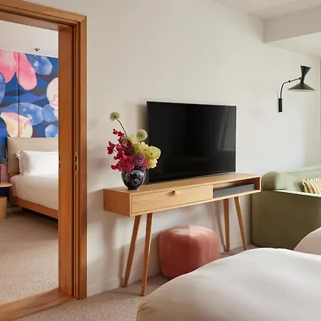The Botree London, Curio Collection By Hilton-2