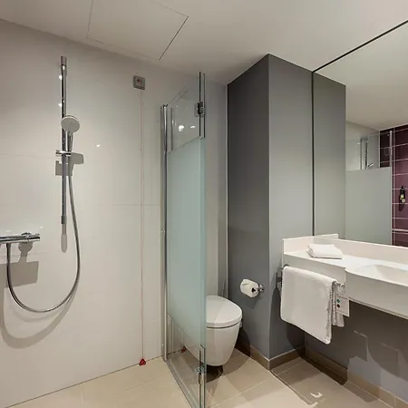 Premier Inn Duesseldorf City Friedrichstadt-2