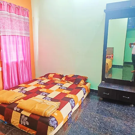 Sahara Penthouse Family, Stay-2