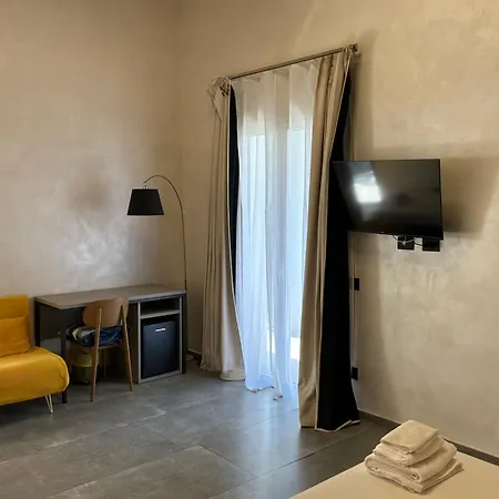Dazio Exclusive Rooms-2