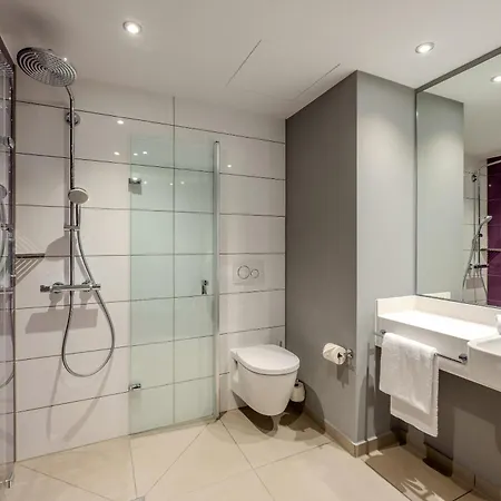 Premier Inn Hamburg St. Pauli-3