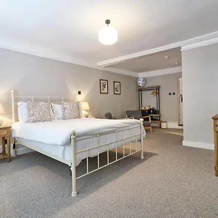 Noble Goose Rooms-3