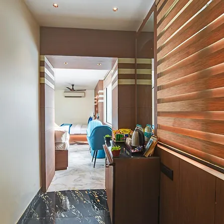 Hotel Le Grand - Walk-In From Rk Ashram Metro Station-2