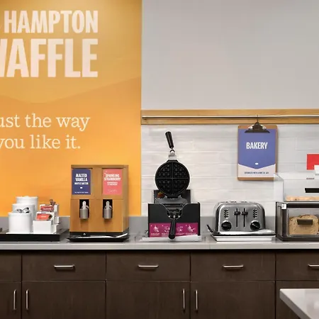 Hampton Inn Kernersville-2