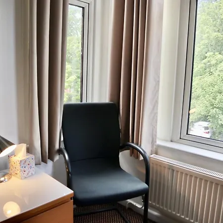 City Centre Guest House - Gloucester Park-2