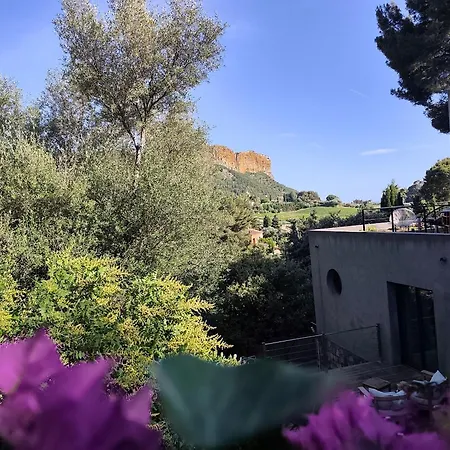 Boutique Hostel By Cassis-2