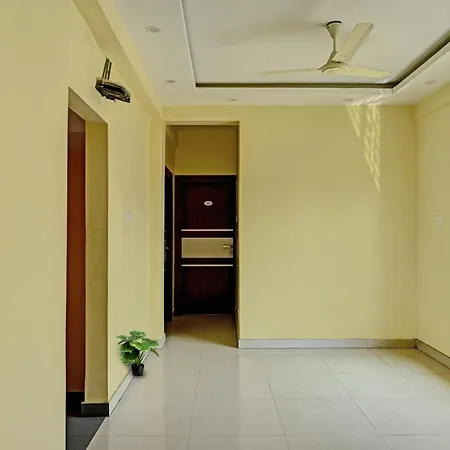 Collection O New Avro Hotel Near Eco Park-2