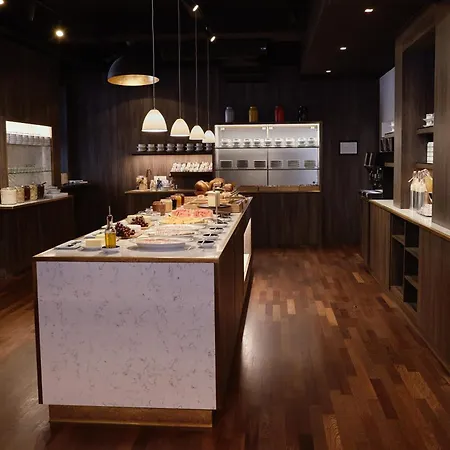 Hypernym Hotel & Suites-2
