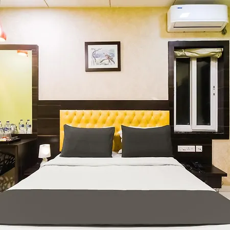 Goroomgo Royal Crown Puri: Beachside Luxury with Prime Temple Access-2