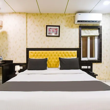 Goroomgo Royal Crown Puri: Beachside Luxury with Prime Temple Access-3