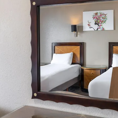 The Grand Burstin Hotel-2