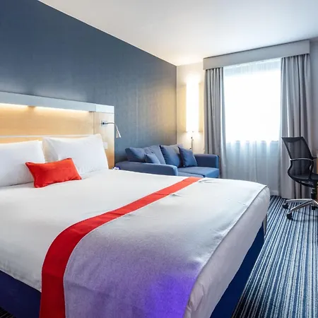 Holiday Inn Express Dunfermline By Ihg-2