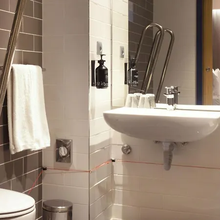 Holiday Inn Express&Suites Lisbon - Príncipe Real by IHG-2