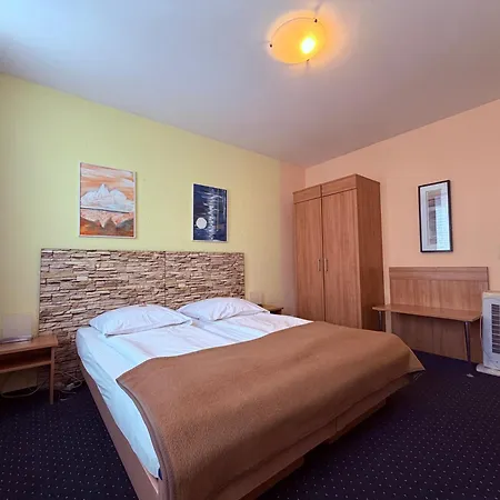Hotel Stadt Hamburg Am Fluss Saarbruecken By Klassen Stay-3