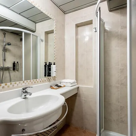 Waldorf Suite Hotel-2
