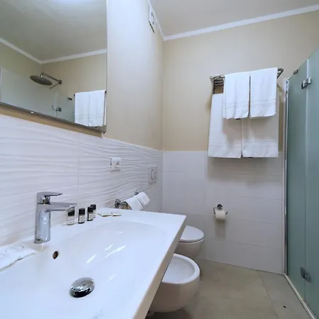 Hotel Fabricia-3