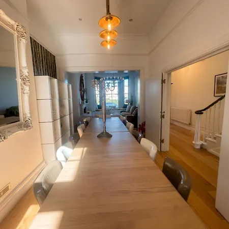 Hastings House 9-Bedroom Holiday House-3