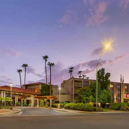 Best Western Plus Scottsdale Thunderbird Suites-2