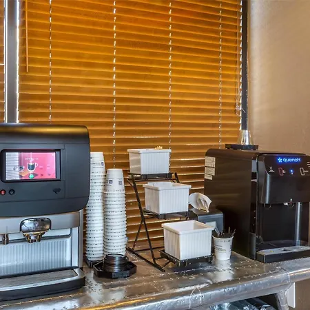 Best Western Plus Scottsdale Thunderbird Suites-3