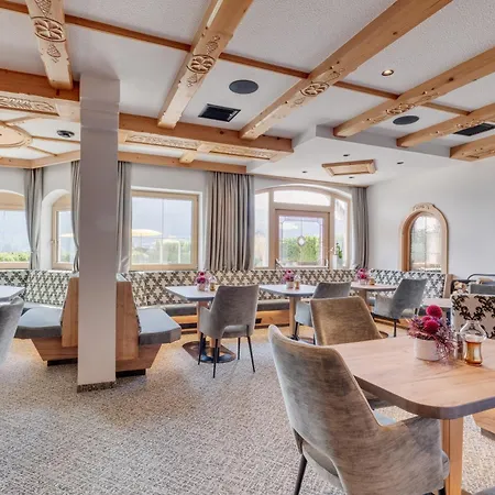 Apparthotel Talhof, Restaurant, Pool und Spa-3