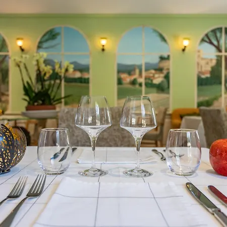 Logis Hôtel La Bastide De Grignan&Restaurant La Chênaie-2