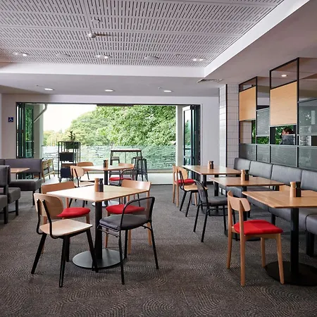 Ibis Hamilton Tainui-3