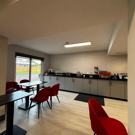 Ramada By Wyndham Kingston-3