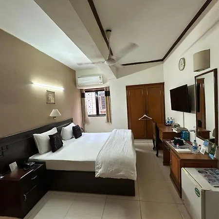 The Solace Hotel - Nehru Place-2