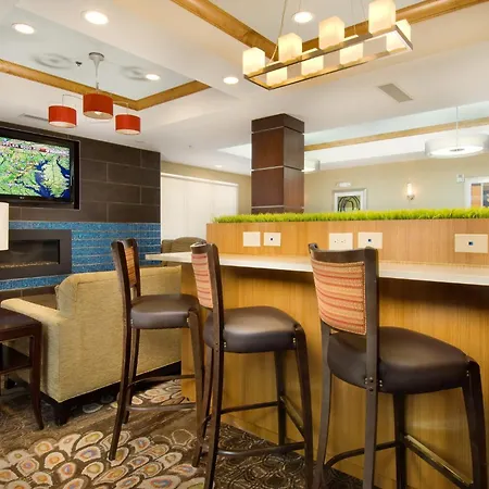 Holiday Inn Express & Suites Alexandria - Fort Belvoir By Ihg-2