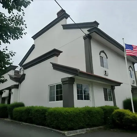Super 8 By Wyndham Monticello Ny-2