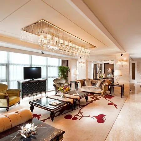 Hilton Guangzhou Baiyun-Canton Fair Free Shuttle Bus Service And Free Registration-3