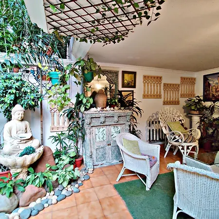 On The House - Bed And Breakfast-3