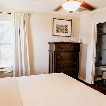 Woodrow House Bed & Breakfast-2