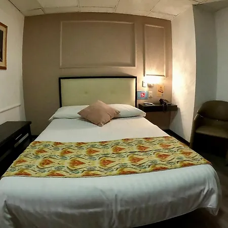 Hotel Italia Cuenca - Tranvia Centro & Aeropuerto-2