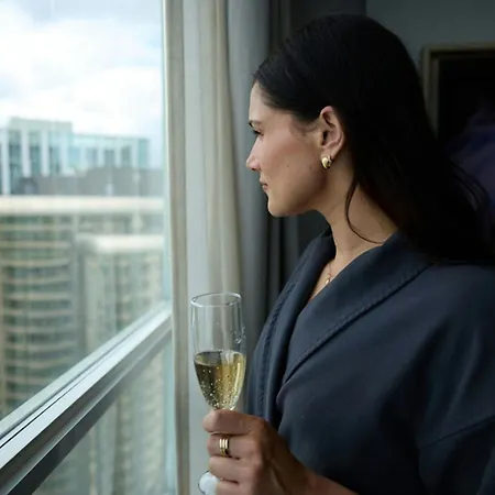 Vancouver Marriott Pinnacle Downtown Hotel-2