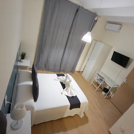 Hostal Muntaner-3